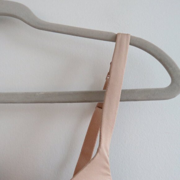 SKIMS Ultimate Push Up Plunge Bra in Clay - Size 36DD - Picture 4 of 10